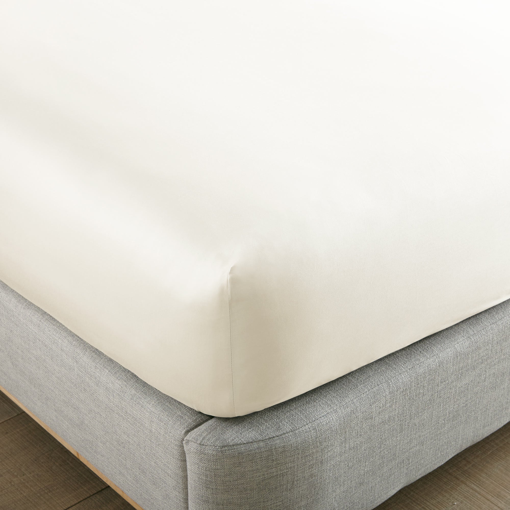 300 TC Sateen Fitted Sheet - Solid Colors